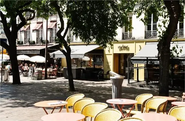 Au Centre Historique De パリ